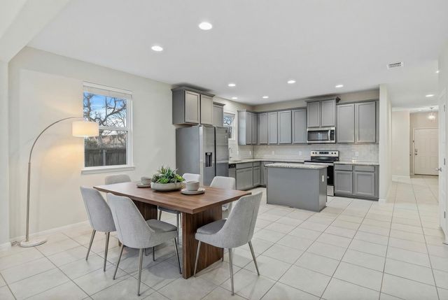 313 Michaelis DR, Leander, TX 78641