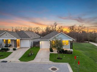 313 Michaelis DR, Leander, TX 78641