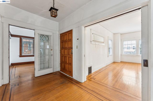 2643 Stuart St, Berkeley, CA 94705