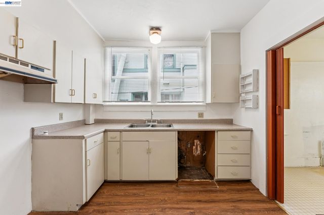 2643 Stuart St, Berkeley, CA 94705