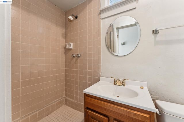 2643 Stuart St, Berkeley, CA 94705