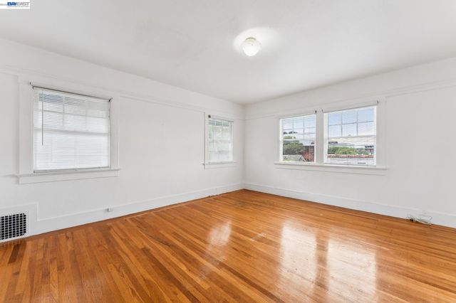 2643 Stuart St, Berkeley, CA 94705