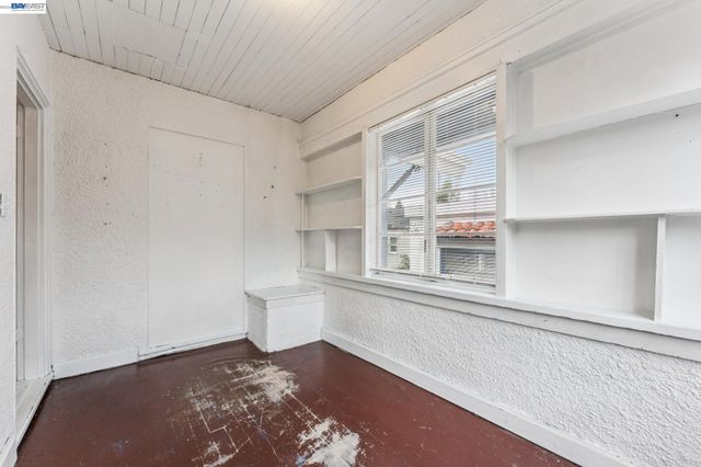 2643 Stuart St, Berkeley, CA 94705