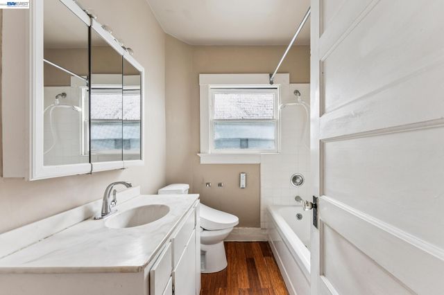 2643 Stuart St, Berkeley, CA 94705