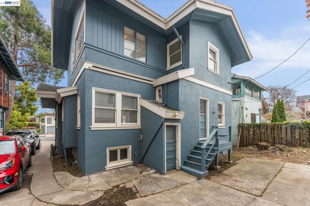 2643 Stuart St, Berkeley, CA 94705