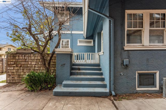 2643 Stuart St, Berkeley, CA 94705
