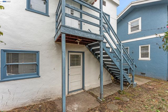 2643 Stuart St, Berkeley, CA 94705
