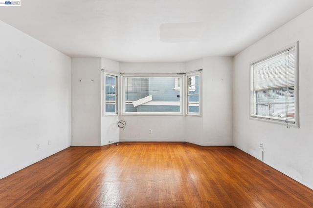 2643 Stuart St, Berkeley, CA 94705