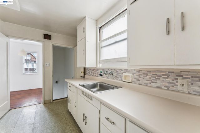 2643 Stuart St, Berkeley, CA 94705