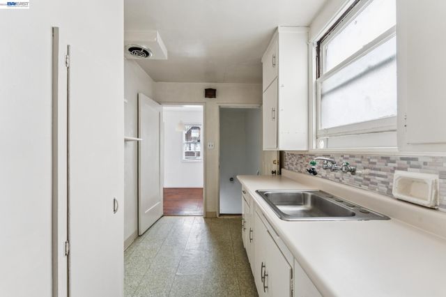 2643 Stuart St, Berkeley, CA 94705