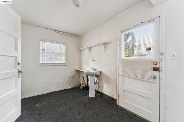 2643 Stuart St, Berkeley, CA 94705