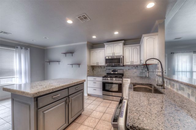 9702 N 99th East Avenue, Owasso, OK 74055