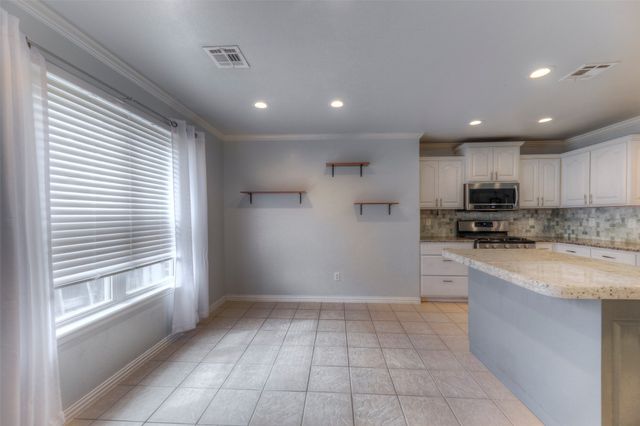 9702 N 99th East Avenue, Owasso, OK 74055