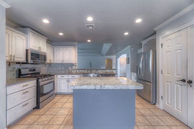 9702 N 99th East Avenue, Owasso, OK 74055