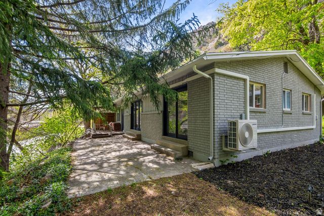 208 OGDEN CYN, Ogden, UT 84401
