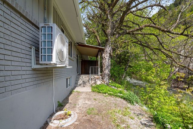 208 OGDEN CYN, Ogden, UT 84401