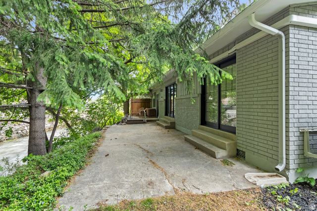 208 OGDEN CYN, Ogden, UT 84401