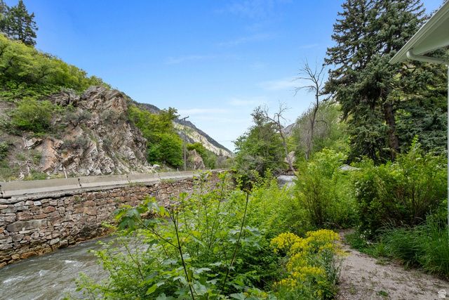 208 OGDEN CYN, Ogden, UT 84401