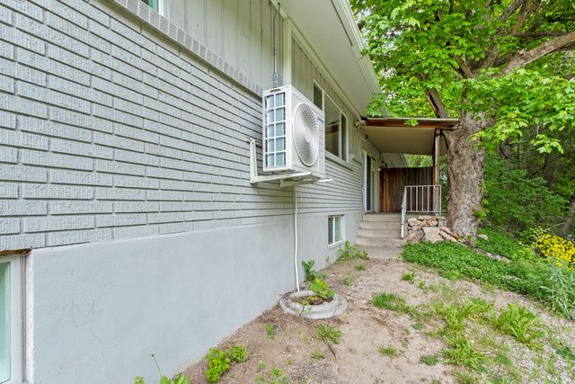 208 OGDEN CYN, Ogden, UT 84401