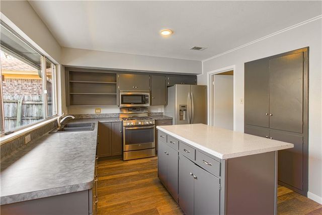 6810 Williamette DR, Austin, TX 78723