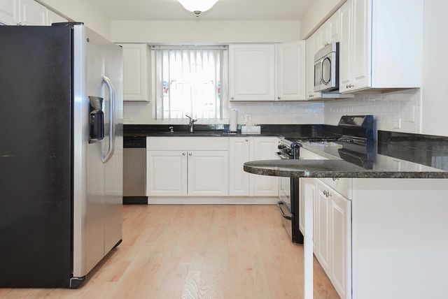 7117 W Belmont Avenue 1C, Chicago, IL 60634