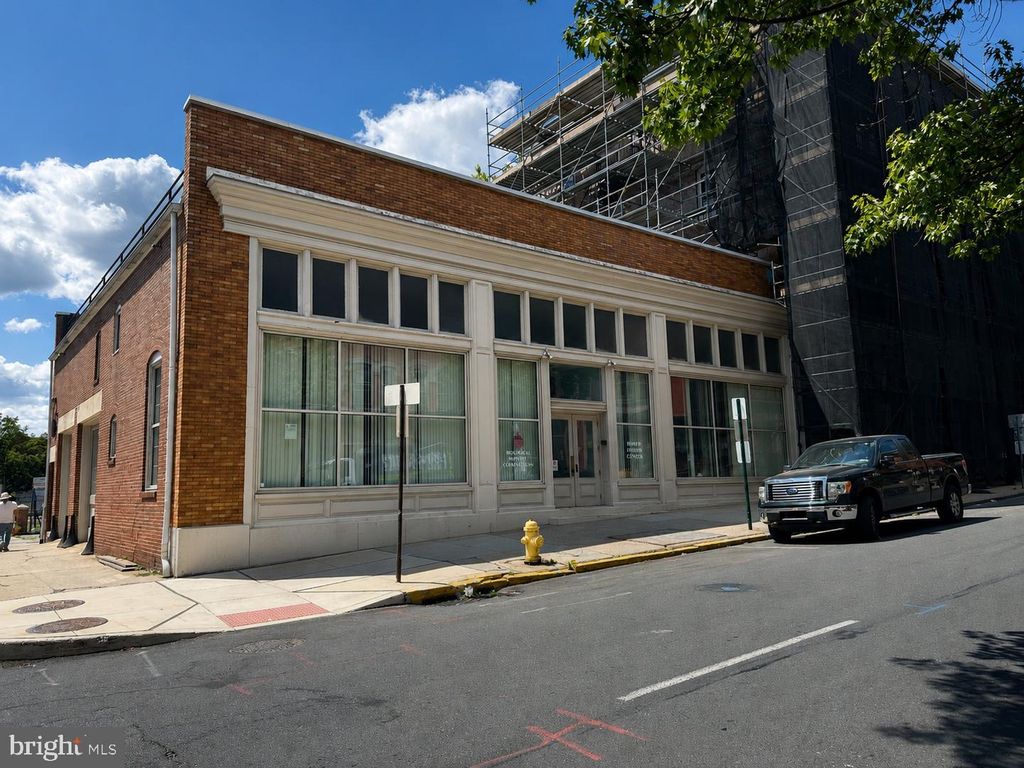 16 S 4TH ST, Reading, PA 19602