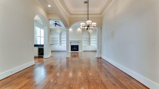 1700 Sunset Boulevard E, Houston, TX 77005