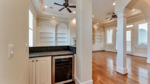 1700 Sunset Boulevard E, Houston, TX 77005