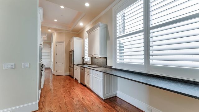 1700 Sunset Boulevard E, Houston, TX 77005