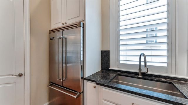 1700 Sunset Boulevard E, Houston, TX 77005