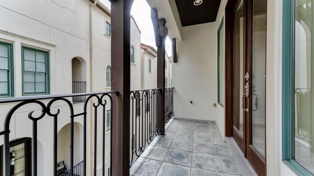 1700 Sunset Boulevard E, Houston, TX 77005