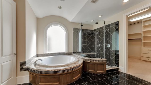 1700 Sunset Boulevard E, Houston, TX 77005