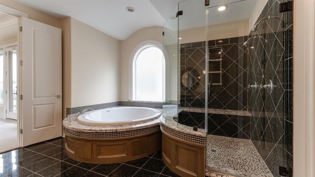 1700 Sunset Boulevard E, Houston, TX 77005