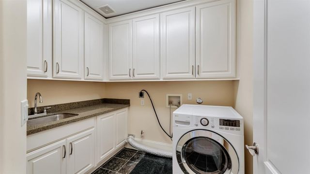 1700 Sunset Boulevard E, Houston, TX 77005