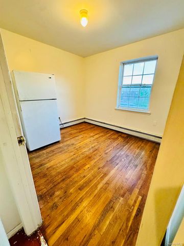 106-12 156th Street 3rd Fl, Jamaica, NY 11433