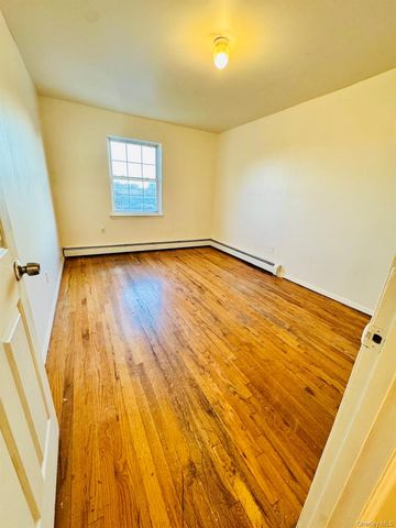 106-12 156th Street 3rd Fl, Jamaica, NY 11433