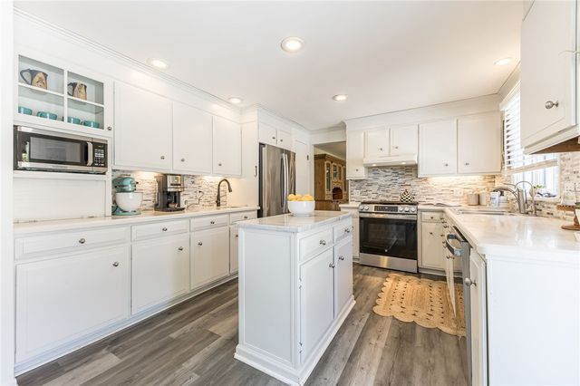 12 Van Buren Road, Pittsford, NY 14534