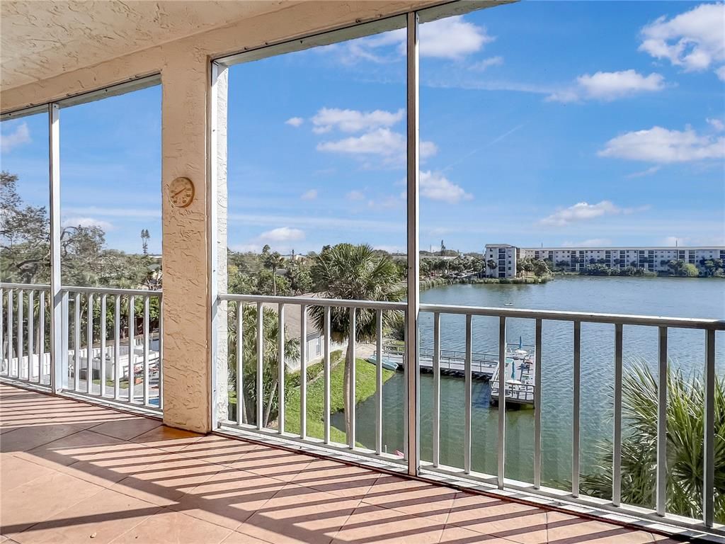 3424 LAKE BAYSHORE DRIVE 405 BUILDING P, Bradenton, FL 34205