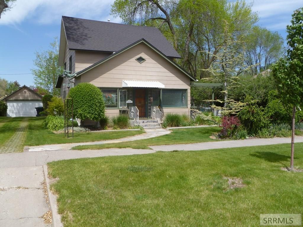 Image 1 of property listing at 748 Falls Avenue, American Falls, ID 83211