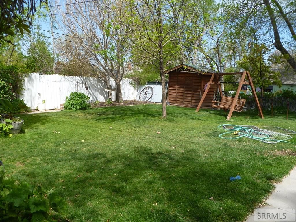 Image 10 of property listing at 748 Falls Avenue, American Falls, ID 83211