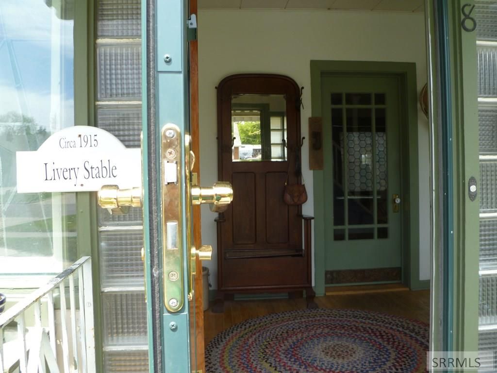 Image 11 of property listing at 748 Falls Avenue, American Falls, ID 83211
