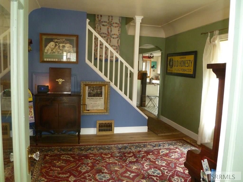 Image 14 of property listing at 748 Falls Avenue, American Falls, ID 83211