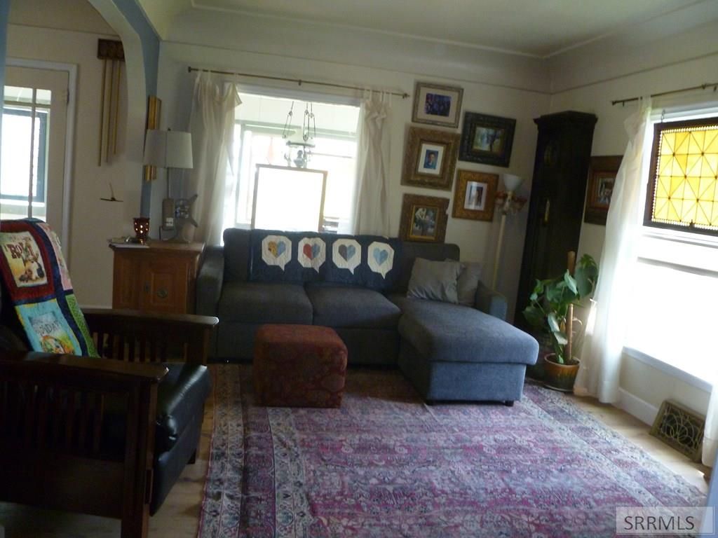 Image 17 of property listing at 748 Falls Avenue, American Falls, ID 83211