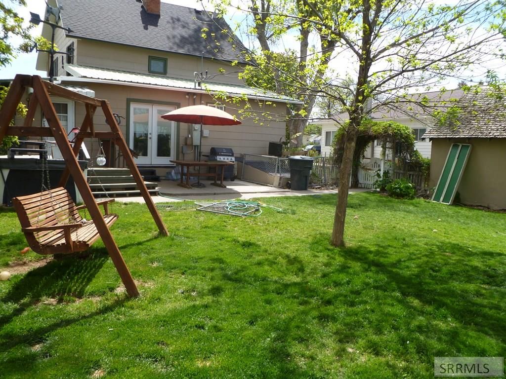 Image 6 of property listing at 748 Falls Avenue, American Falls, ID 83211