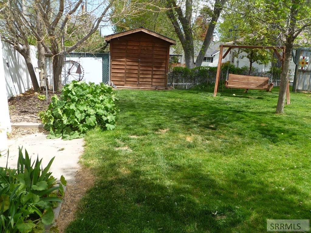 Image 7 of property listing at 748 Falls Avenue, American Falls, ID 83211