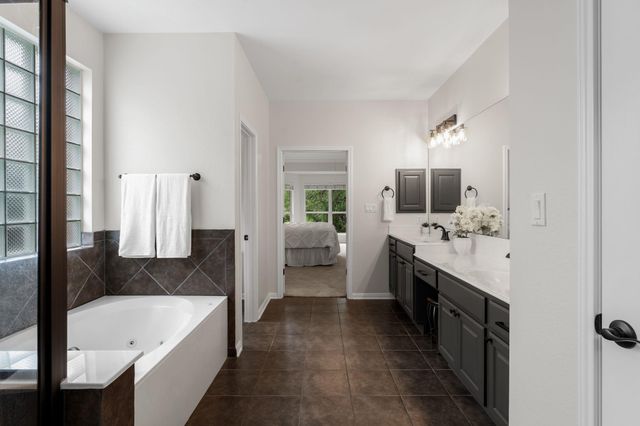 2508 Lipizzan DR, Austin, TX 78732