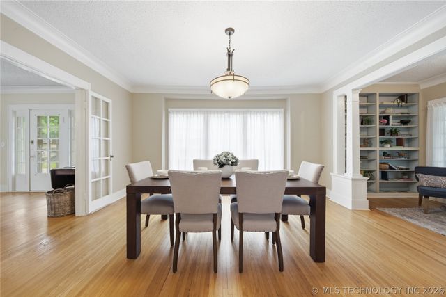 1712 S Owasso Avenue, Tulsa, OK 74120