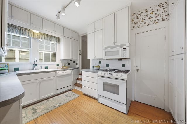 1712 S Owasso Avenue, Tulsa, OK 74120