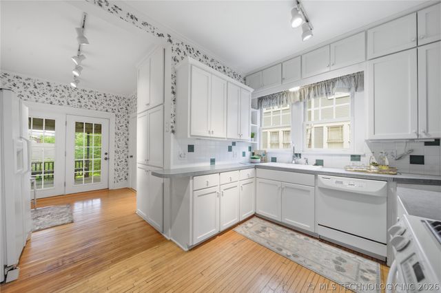 1712 S Owasso Avenue, Tulsa, OK 74120