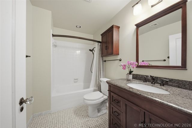 1712 S Owasso Avenue, Tulsa, OK 74120